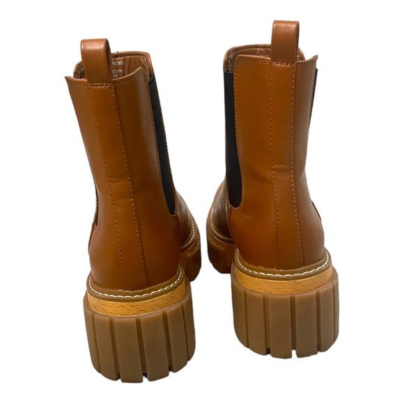 Madden Girl Pheobe Women's Platform Lug Sole Chelsea Boot LIKE NEW - Picture 15 of 16